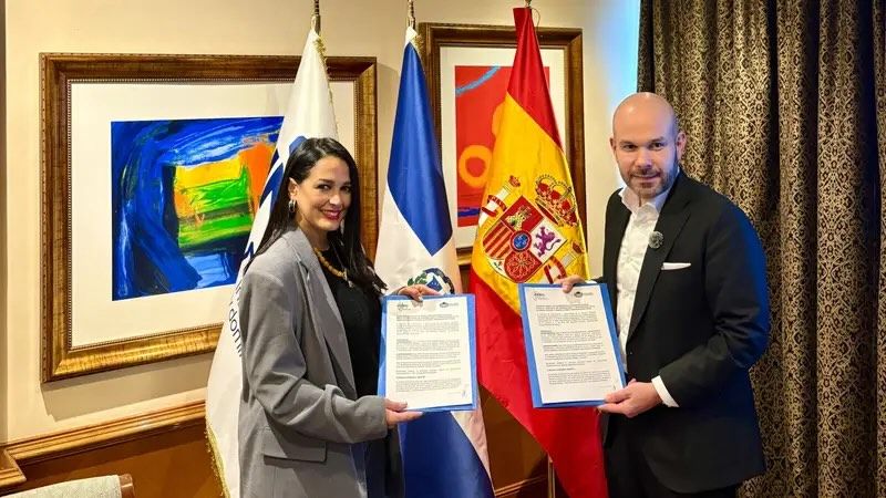 Ilustración de portada: Instituto dominicano firma acuerdo en Madrid para ampliar becas de formación a la diáspora