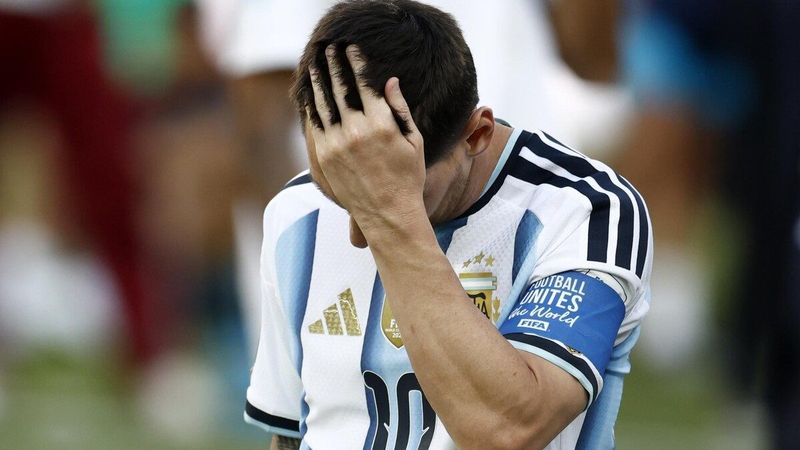 Messi y su imagen del llanto de la derrota en su estadio maldito - Diario Libre